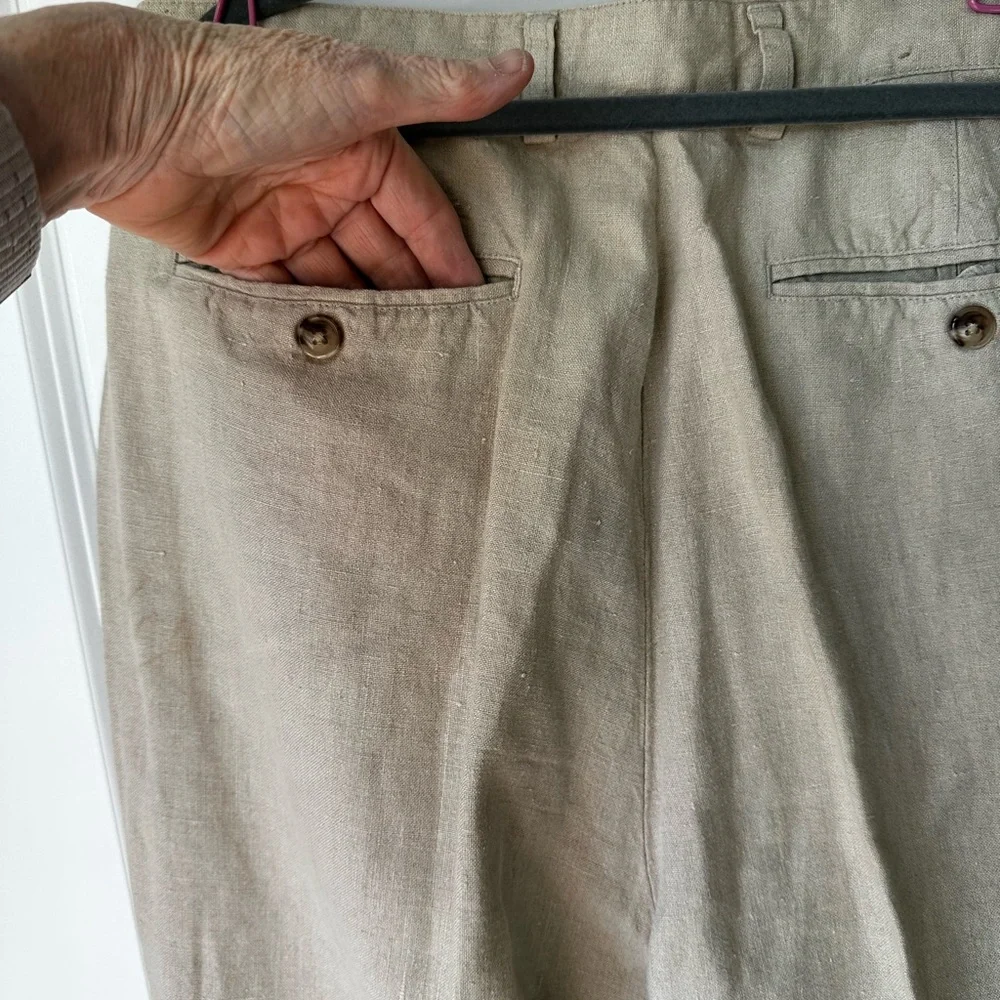 NWOT. Banana republic men’s linen pants in a size 35/34.